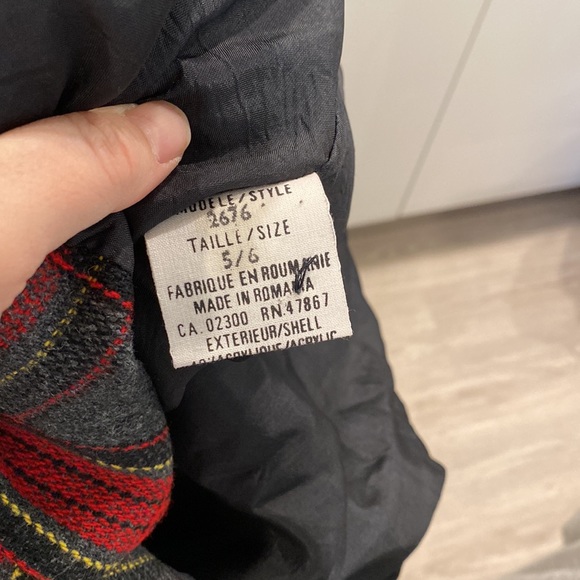 VINTAGE Wool Blend Red Gray and Black Tartan Plaid Blazer Jacket | Size Small - Picture 8 of 9